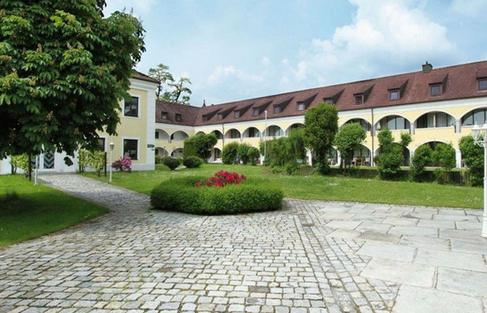 Schloss Кирххам Экстерьер фото